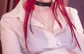 sally dorasnow多啦雪泳衣私房原图，话说这画面可比直接看还留下更多想象空间。